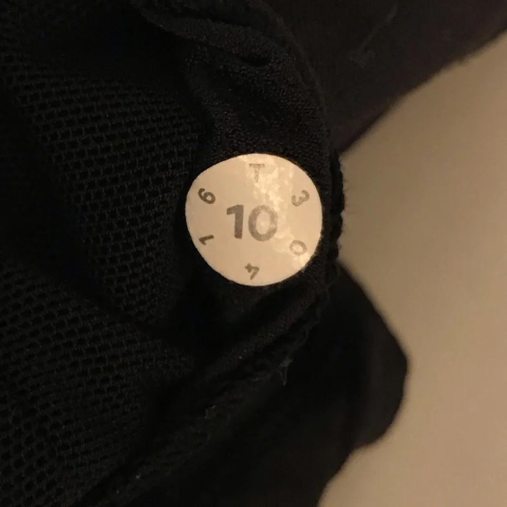 Lululemon Womens Size 10 Free To Be Serene Sports Black_4